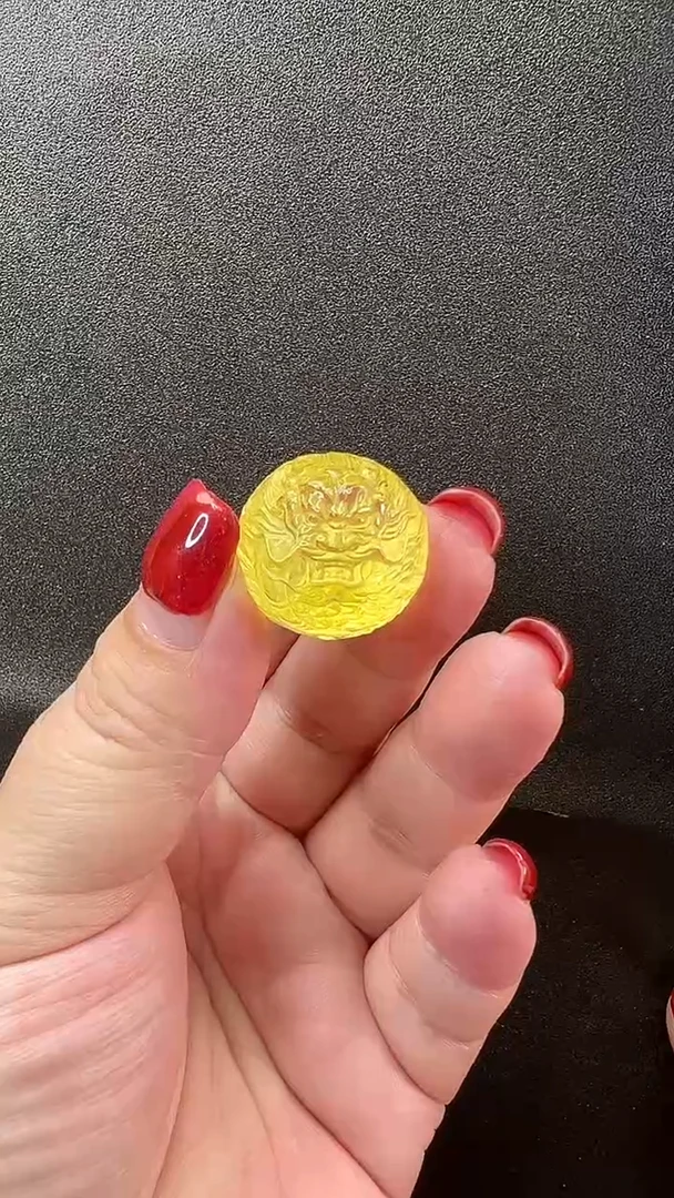 未镶嵌颈饰琥珀吊坠