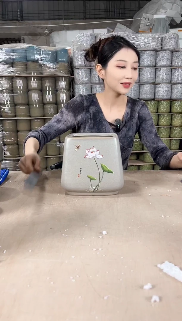 【闪购商品】陶瓷四方淡黄荷花大号16x17