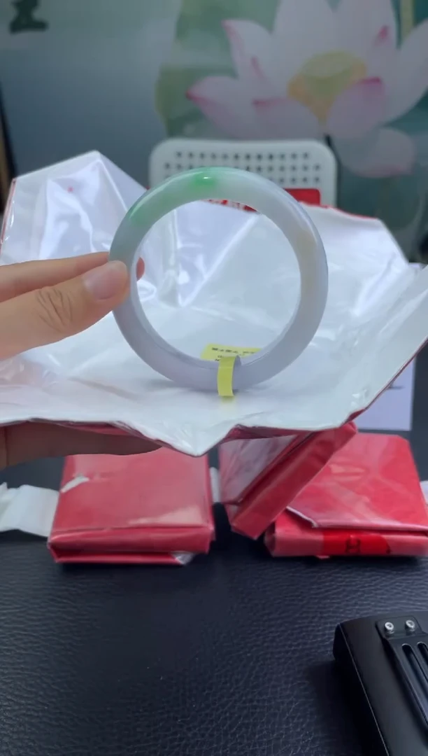 翡翠手镯未镶嵌6          57.2