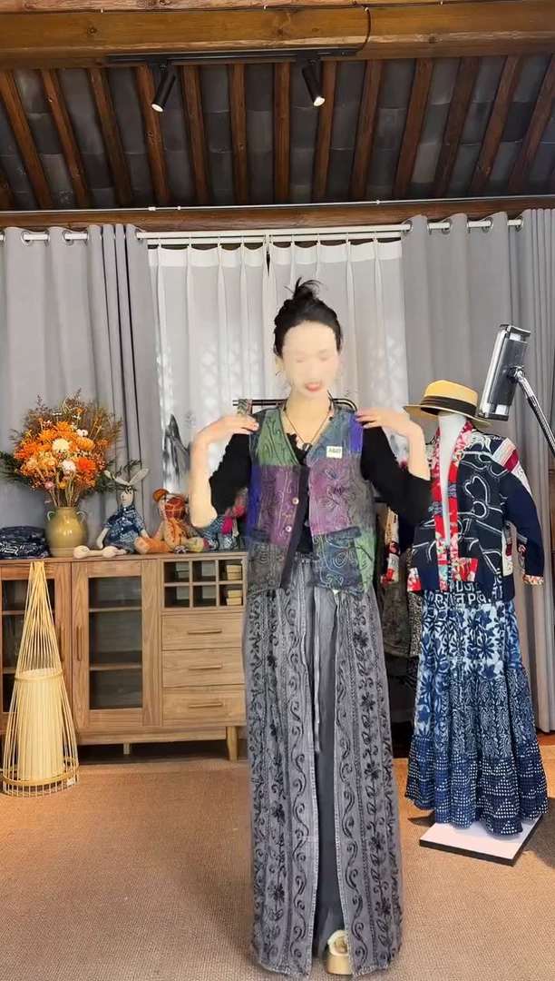 【闪购商品】设计师款刺绣马甲