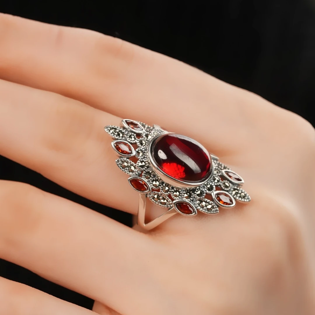 925银戒指 手工镶嵌石榴红 繁花似锦戒指 修饰手型大小手围可调节