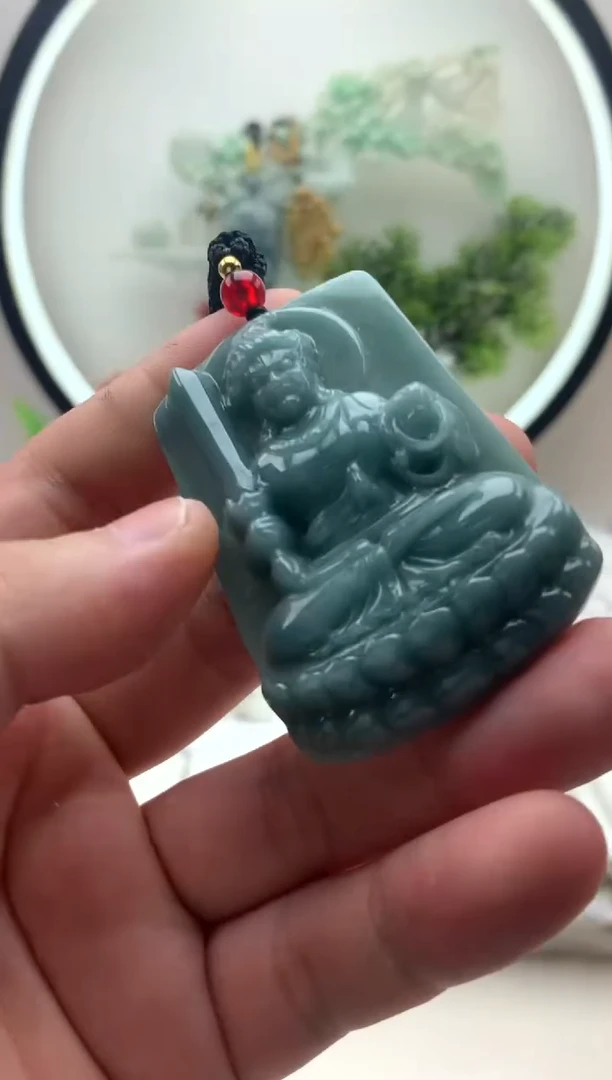 颈饰未镶嵌翡翠不动明王