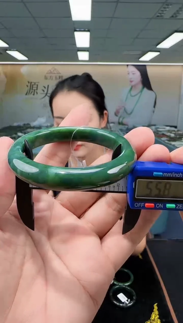 和田玉手镯未镶嵌多样性发货 拍一发一