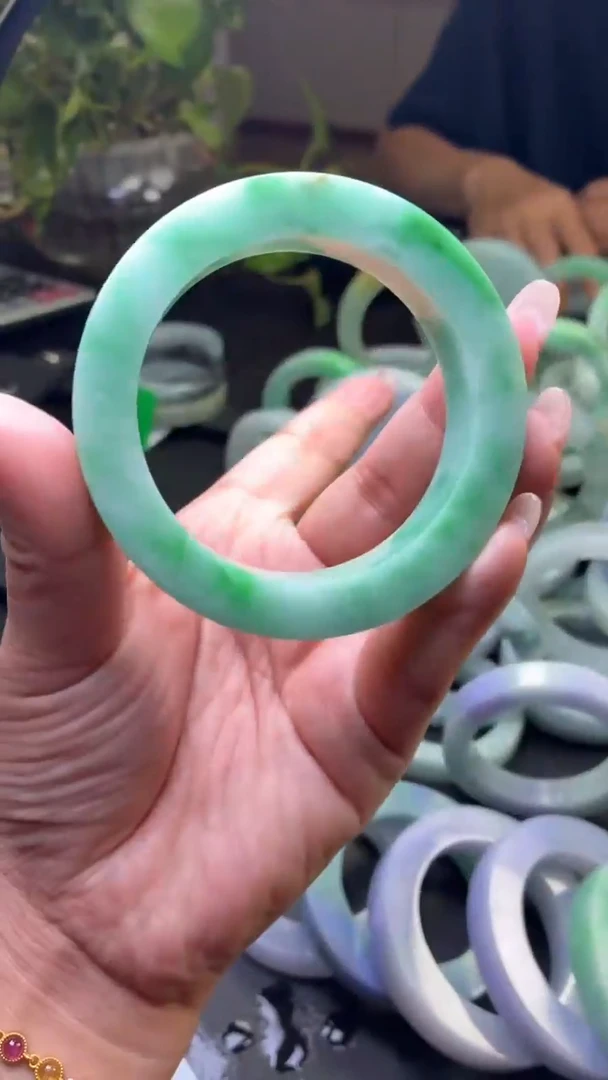 定制翡翠正圈未镶嵌灮**人天然缅甸翡翠多样性发一