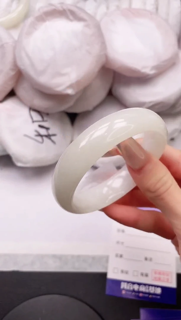 【闪购商品】和田玉手镯未镶嵌4K544-54