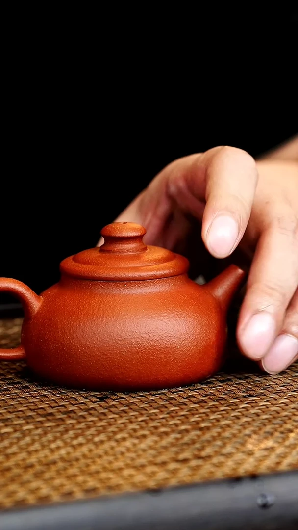 茶壶紫砂宜兴紫砂壶      14 绝红降坡
