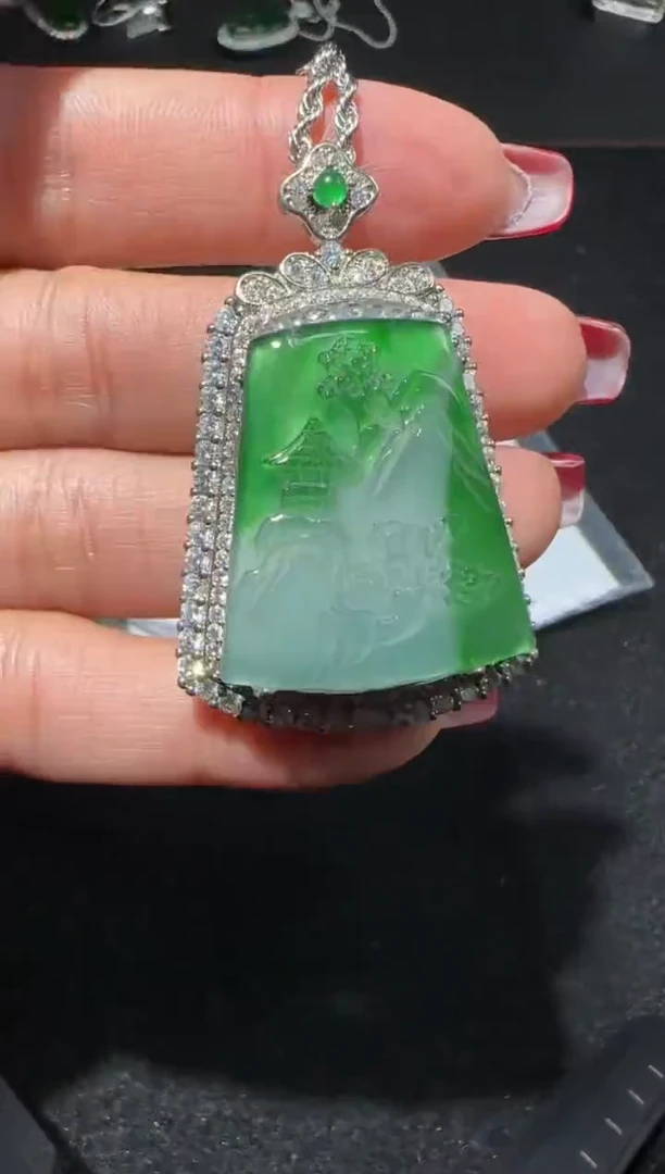 【闪购商品】翡翠吊坠(赠链)未镶嵌多样性发货拍一发一