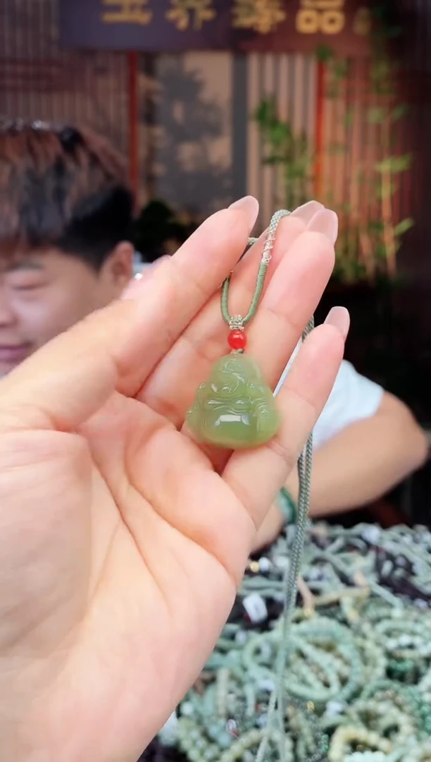 和田玉未镶嵌颈饰拍一发一