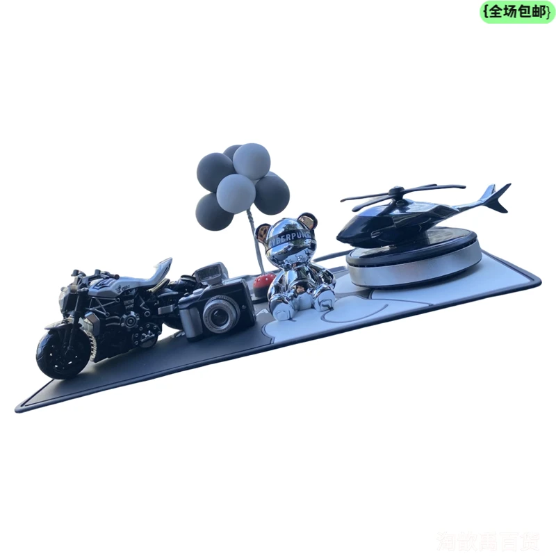 2024新款车内饰品摆件高级感汽车装饰车载香薰旋转太阳能飞机摆件