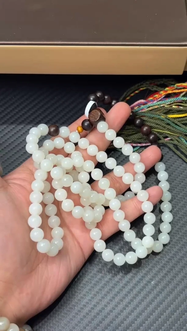 项链未镶嵌和田玉若羌微色差卡8长链