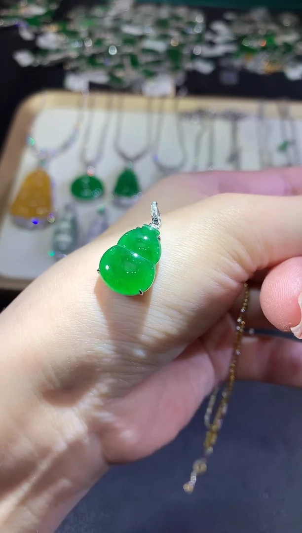 翡翠18K金镶嵌吊坠(不含链)8-葫芦（不含链多样性发货一件）