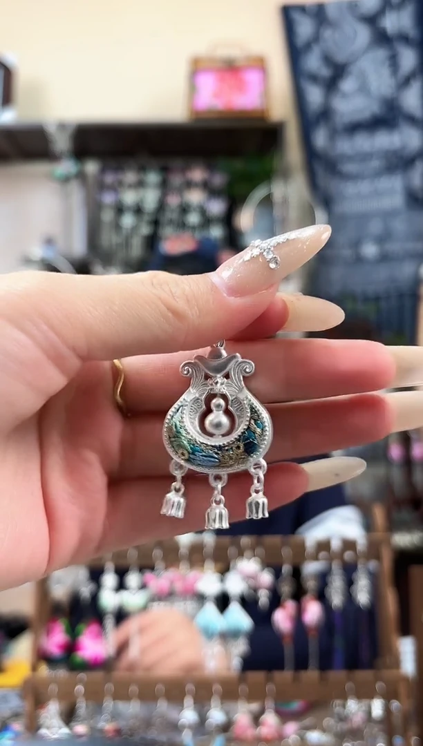 织绣民族风非遗老绣饰品526