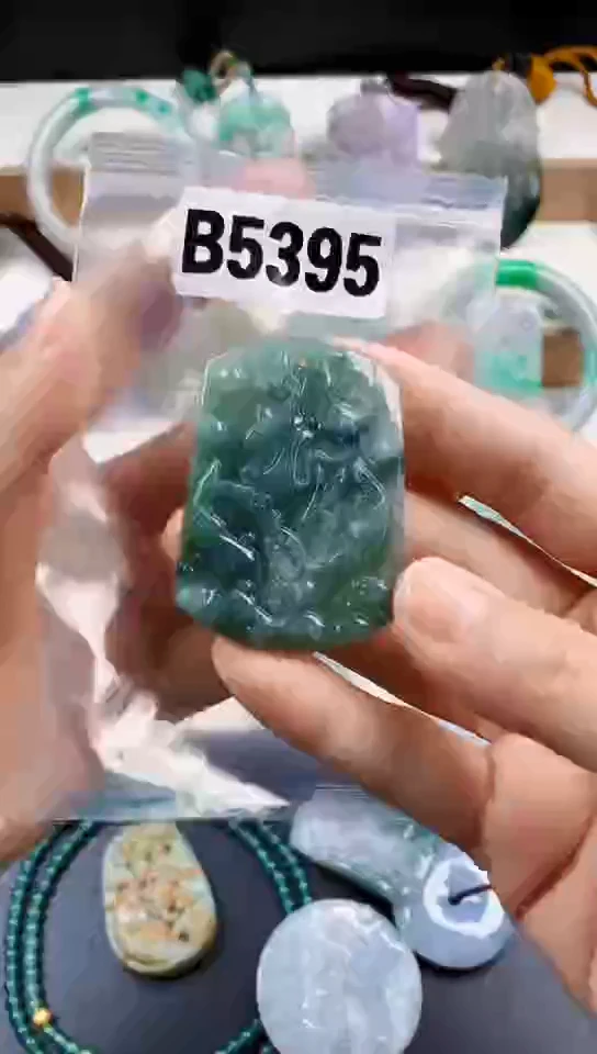 颈饰未镶嵌翡翠天然翡翠吊坠挂件