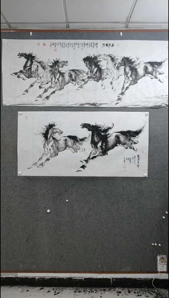 国画水墨写意双骏马图