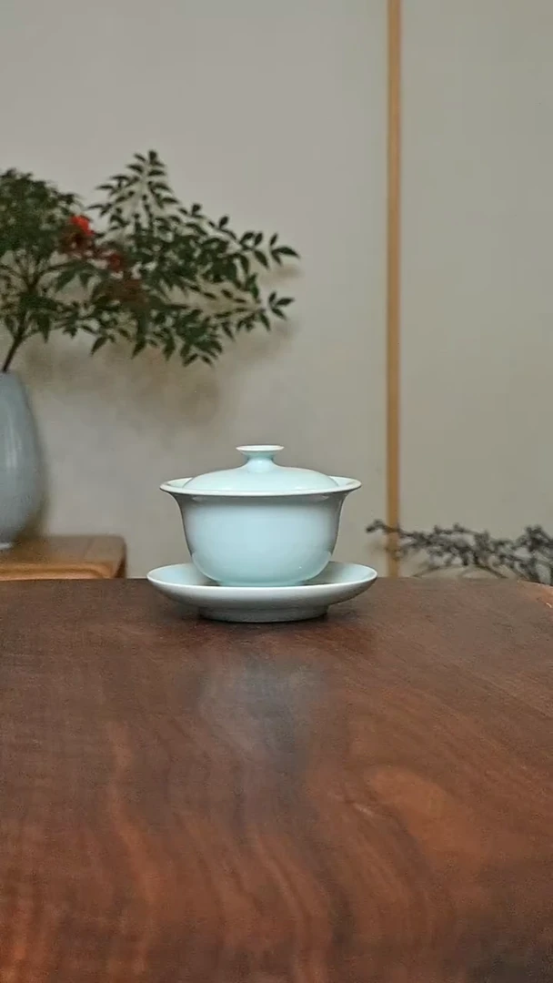 元宝盖碗 天青 微瑕 朱法喜款
