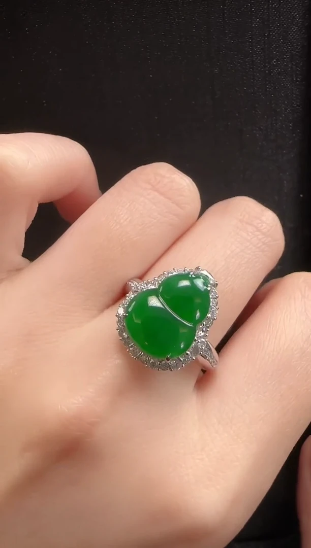 【闪购商品】翡翠戒指18K金镶嵌022葫芦一只