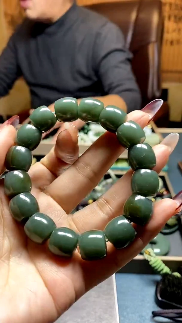 颈饰未镶嵌和田玉拍一发一