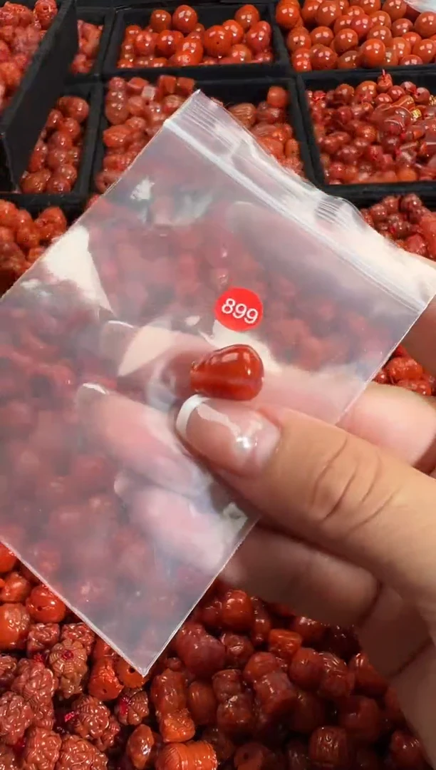 颈饰未镶嵌南红玛瑙1