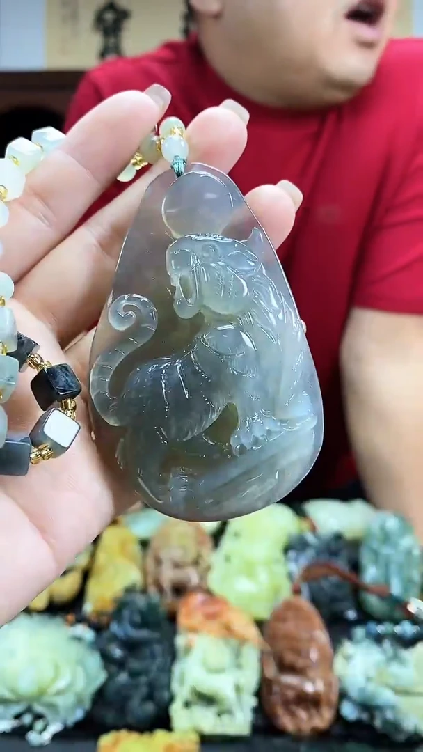 【闪购商品】蛇纹石玉吊坠未镶嵌·