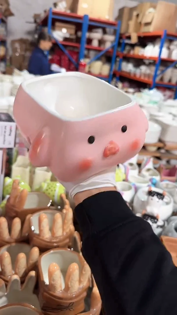 陶瓷猪猪碗 微瑕凑满20元包邮