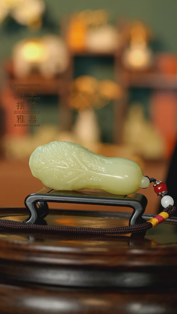 玉《手握白菜》摆件