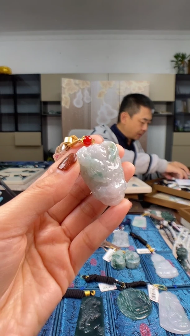 颈饰未镶嵌翡翠多样性发其一