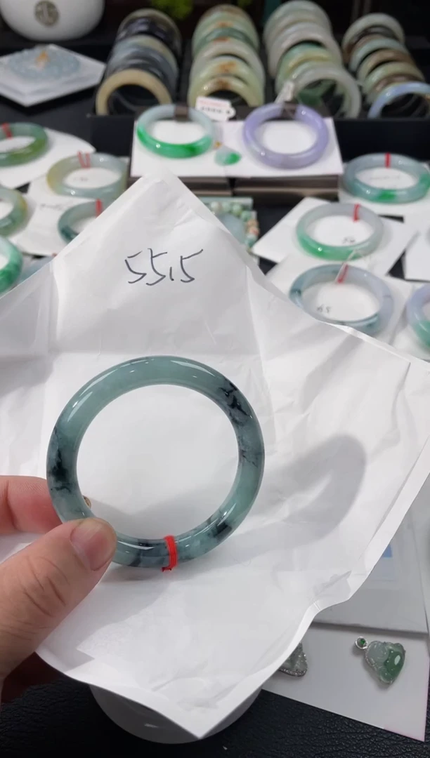 【闪购商品】翡翠手镯未镶嵌有纹裂