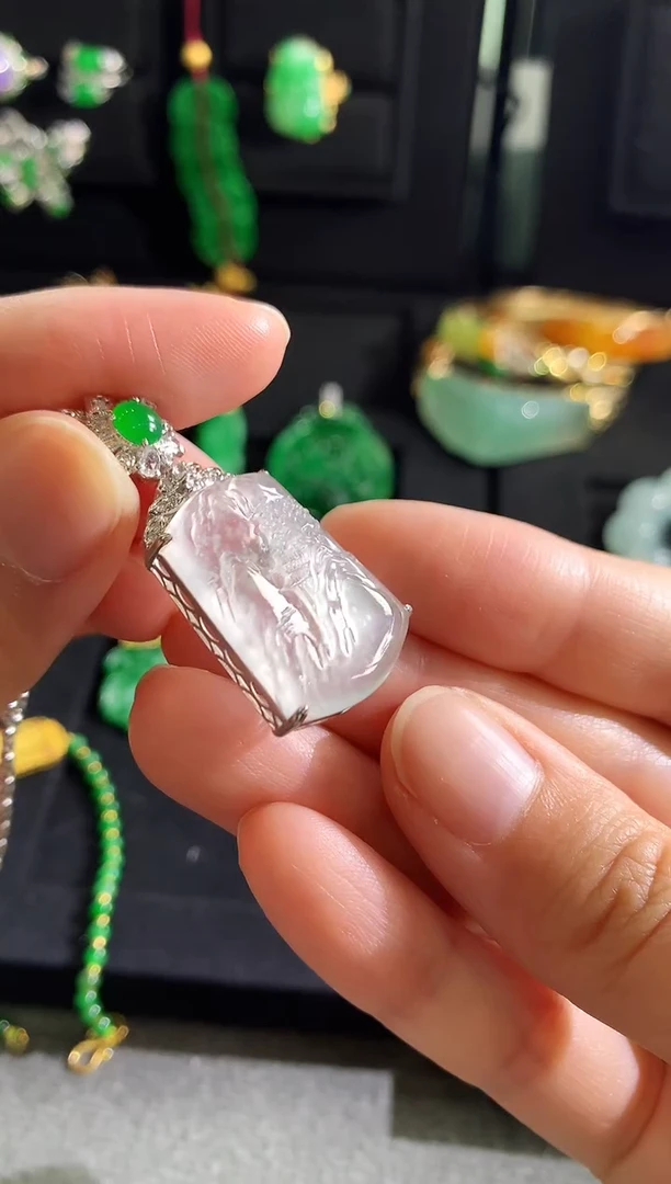 【闪购商品】翡翠吊坠(不含链)18K金镶嵌吊坠