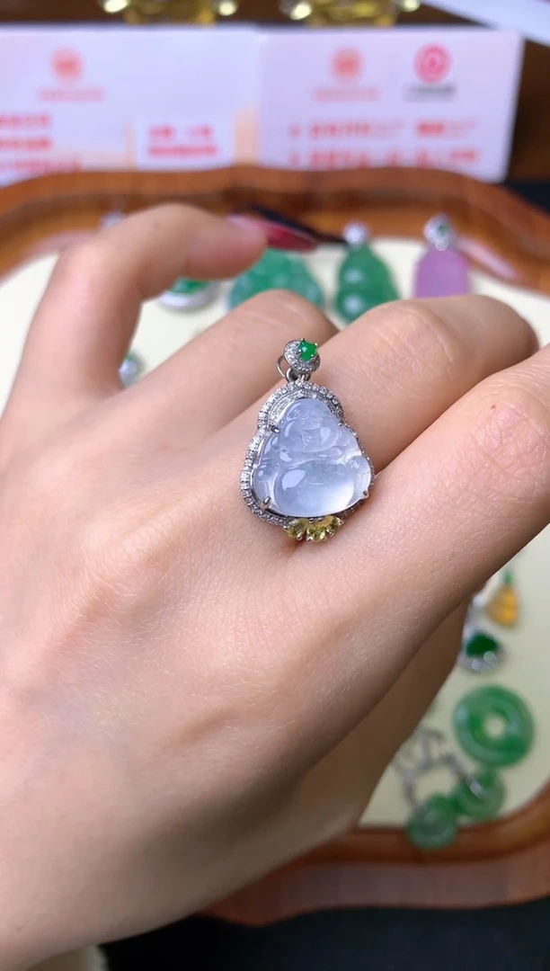 【闪购商品】翡翠颈饰18K金镶嵌吊坠