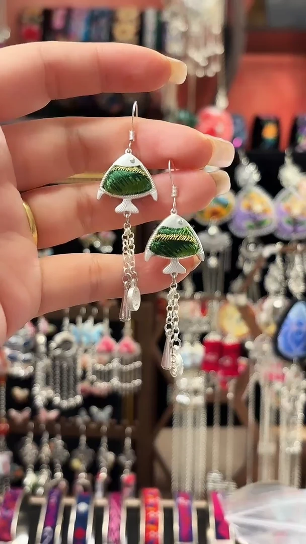 织绣 云织谣民族风精美饰品   78