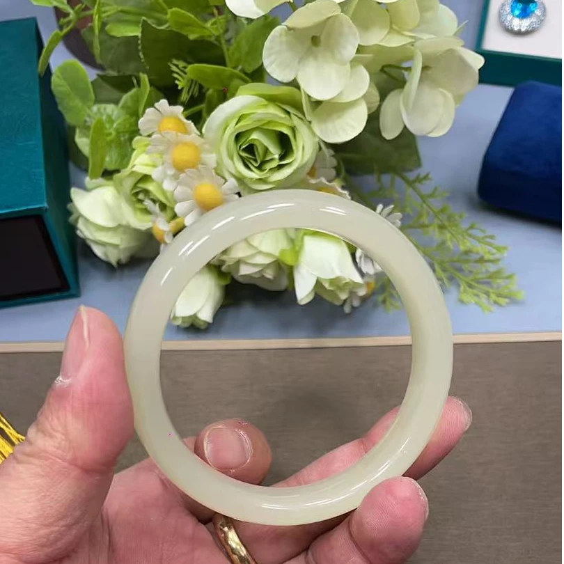 YZB和田玉宽窄手镯