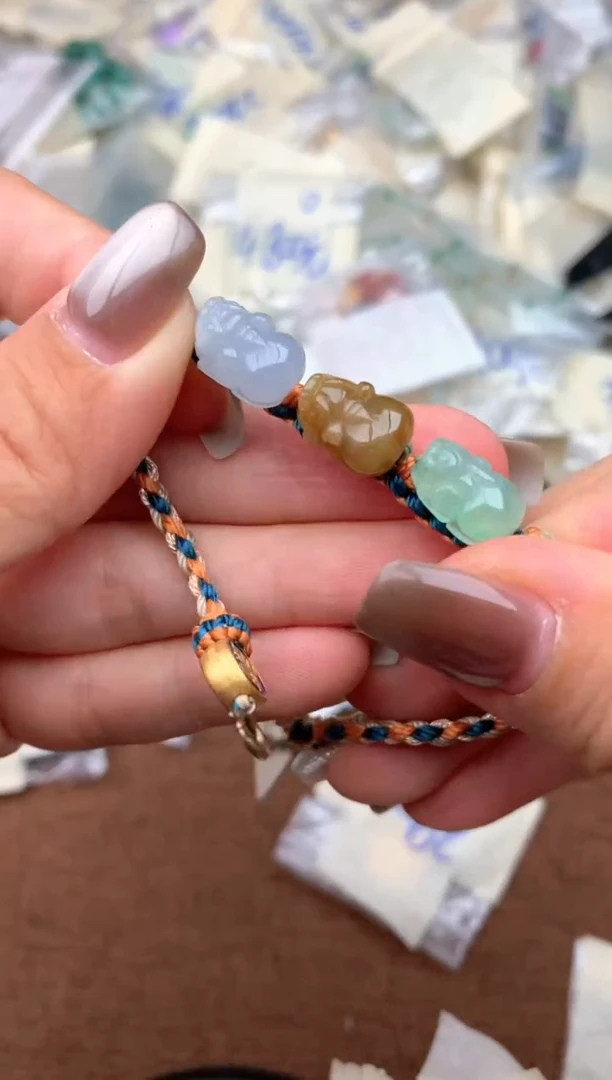 未镶嵌挂件翡翠—