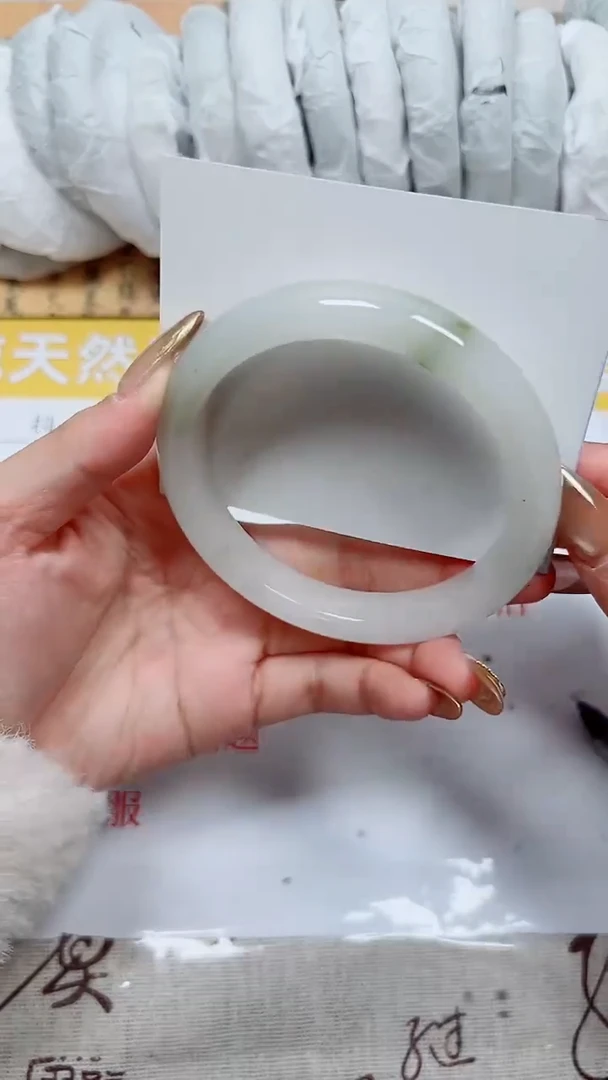 【闪购商品】石英质玉手镯未镶嵌K226-63