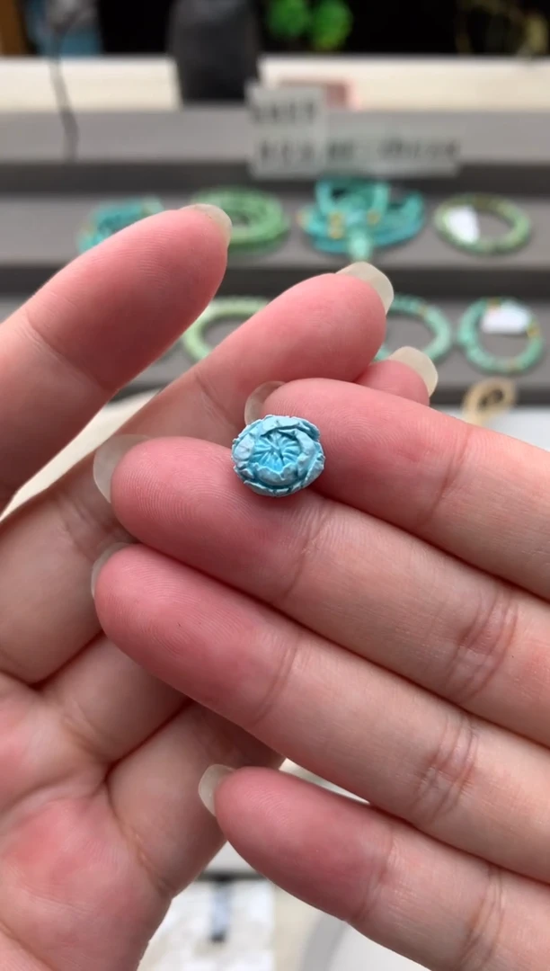 绿松石未镶嵌雕刻R68