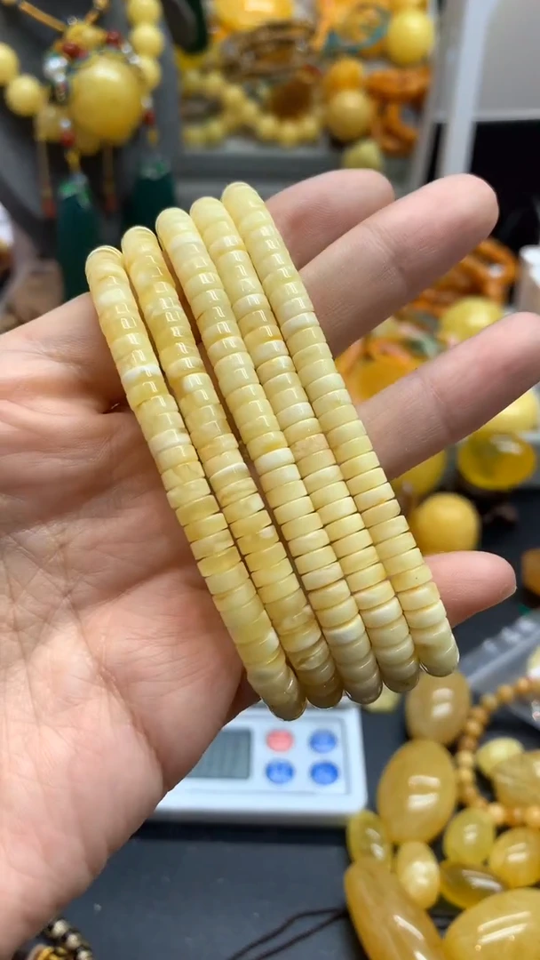 【闪购商品】琥珀珠宝奇石未镶嵌435）多样性发其一微瑕手串