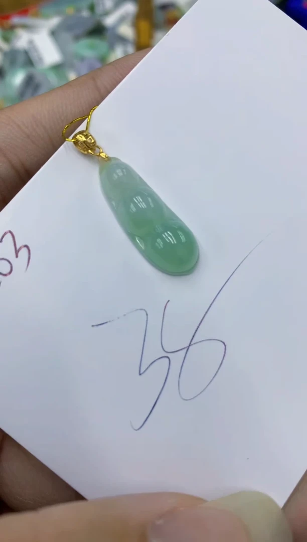 翡翠未镶嵌颈饰11111111111111