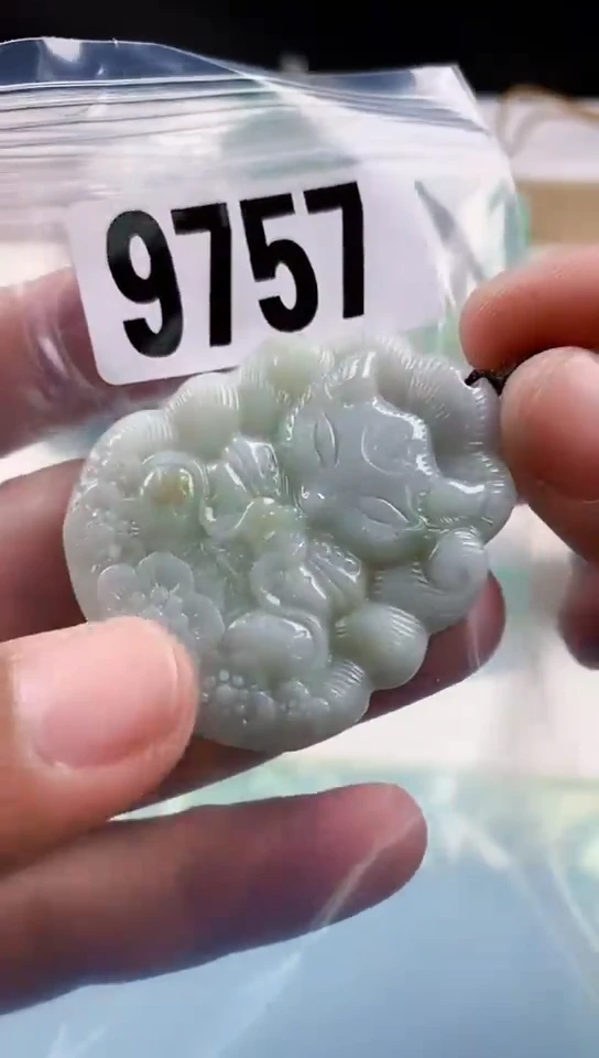 【闪购商品】翡翠挂件未镶嵌天然翡翠吊坠挂件