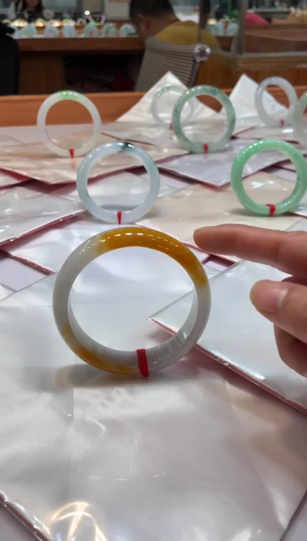 未镶嵌翡翠手镯定制翡翠意向金2w