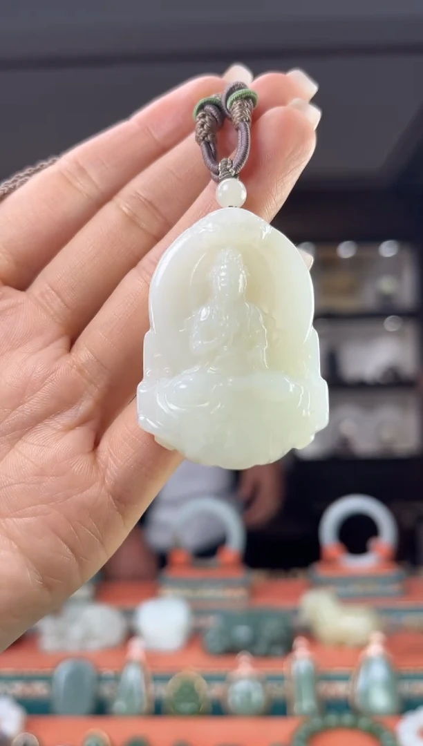 颈饰未镶嵌和田玉佩佩