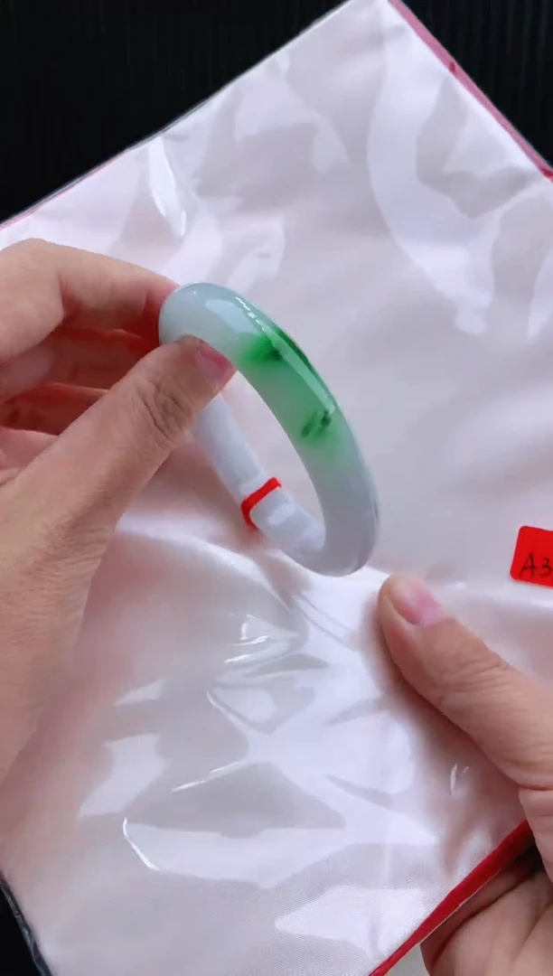 未镶嵌手镯翡翠51+