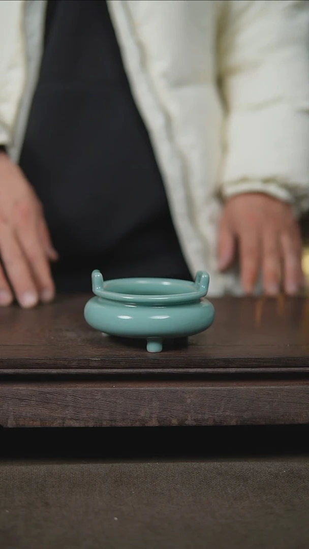 【闪购商品】杯仿古天青三足宣德炉大瑕