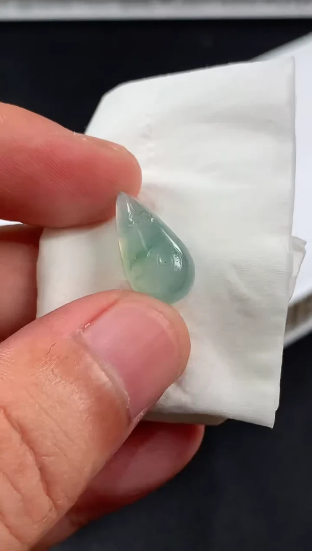 未镶嵌定制翡翠快**笑翡翠