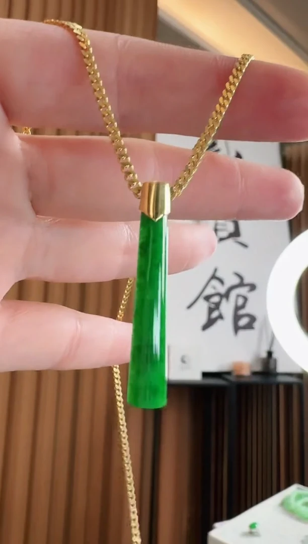 吊坠(不含链)18K金镶嵌翡翠吊坠
