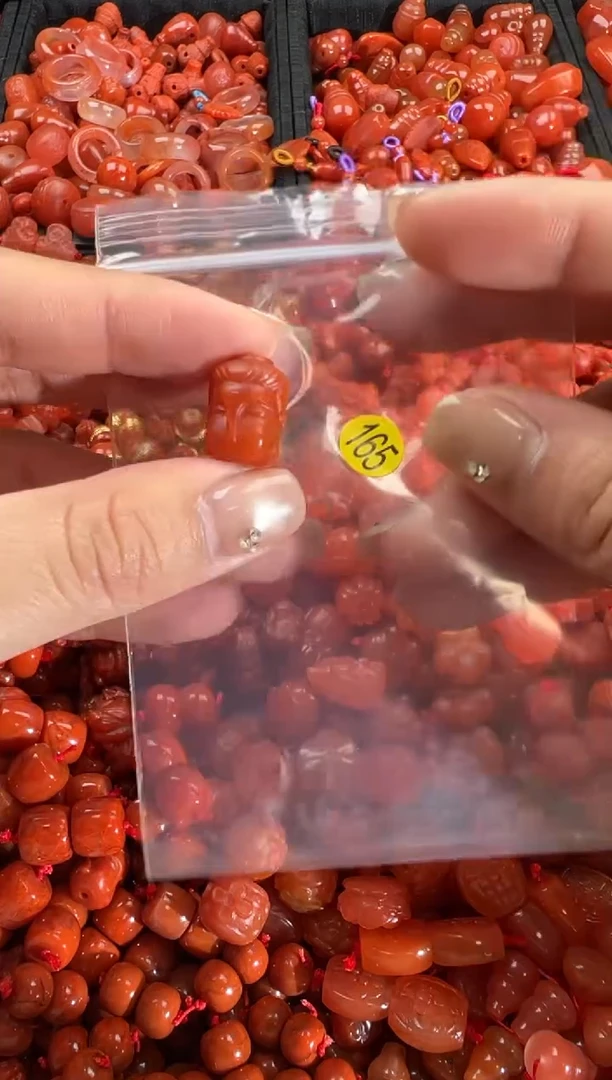 【闪购商品】南红玛瑙颈饰未镶嵌1