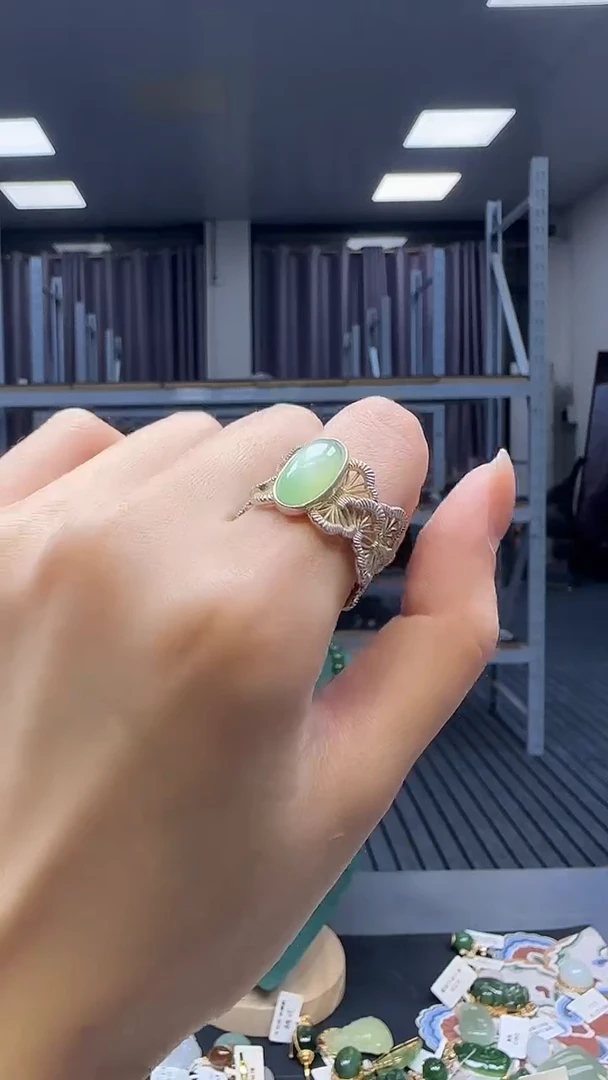银S925镶嵌戒指和田玉1