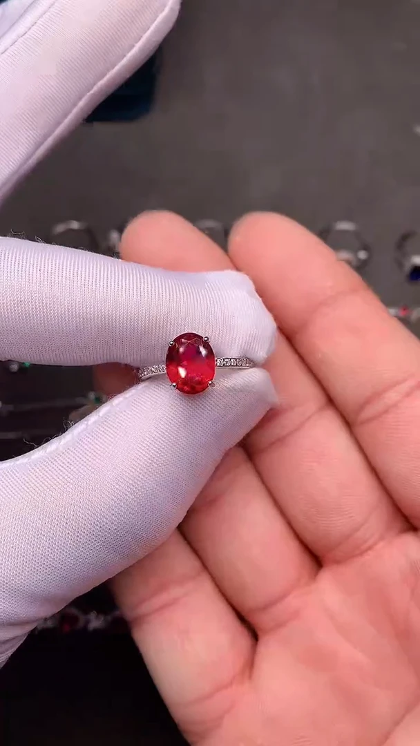 【闪购商品】红宝石戒指银S925镶嵌........