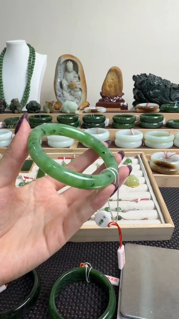 颈饰未镶嵌和田玉手镯59