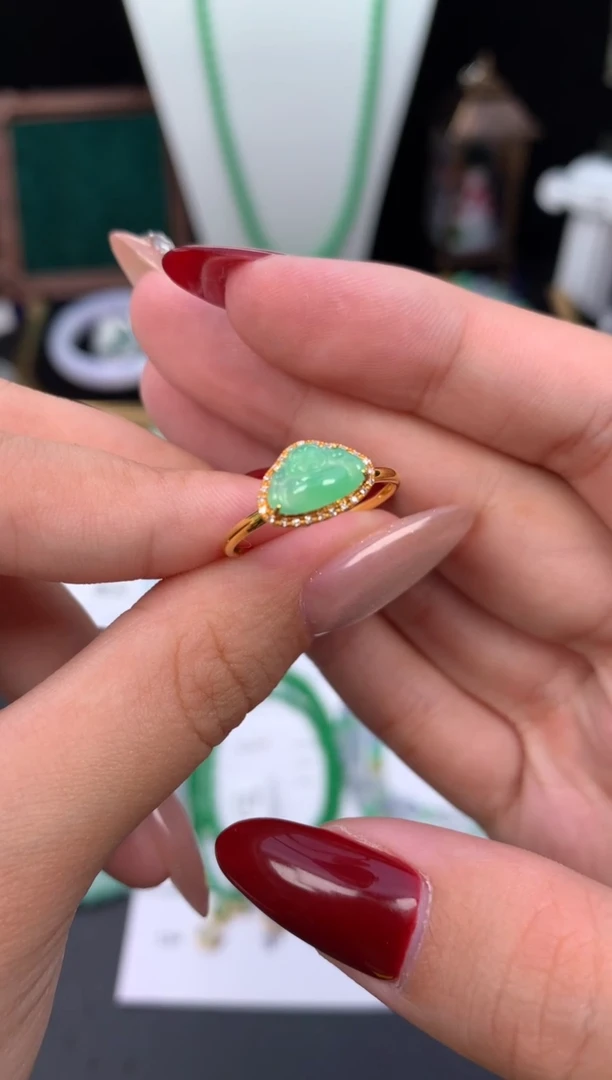 颈饰18K金镶嵌翡翠48小时鉴赏期 退货不扣服务费