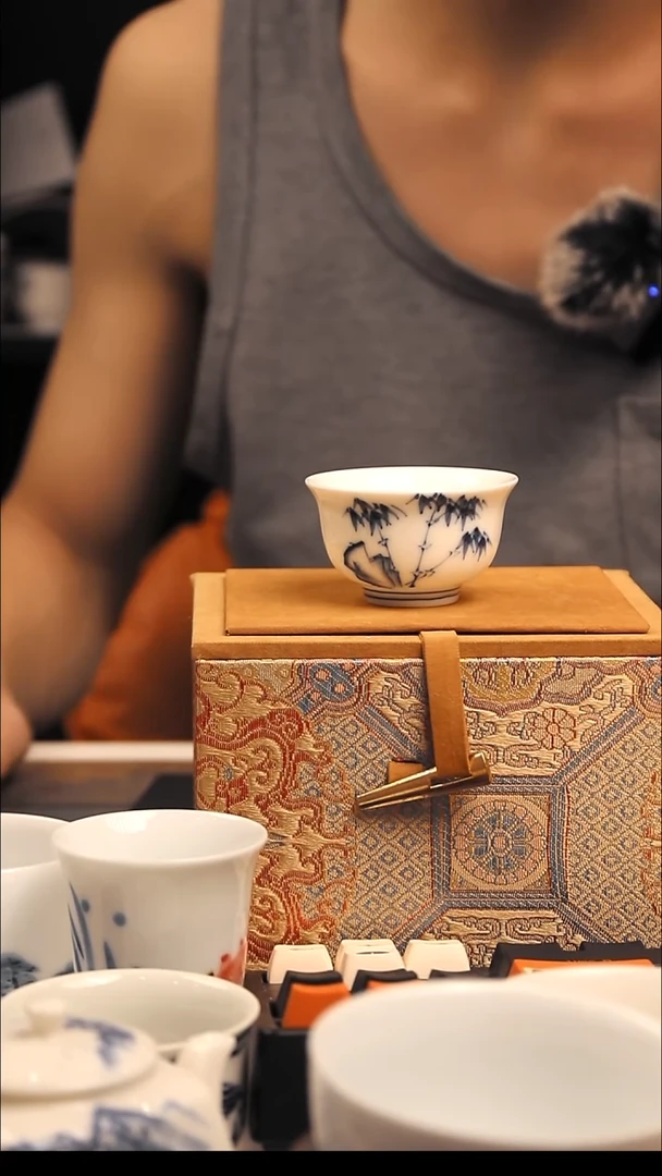 景德镇陶瓷青花瓷君子竹子