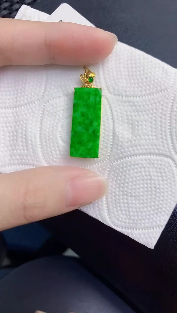 颈饰18K金镶嵌翡翠天然翡翠缅甸A货